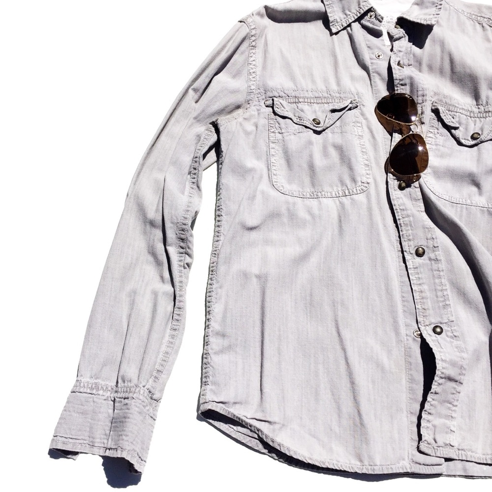 GAP cotton long sleeve men shirt. Size small.